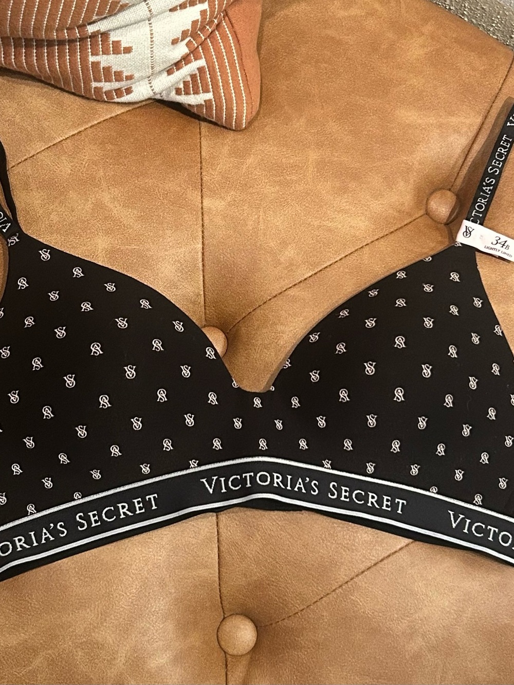 🖤 VS Black Logo-Print Wireless Bra
